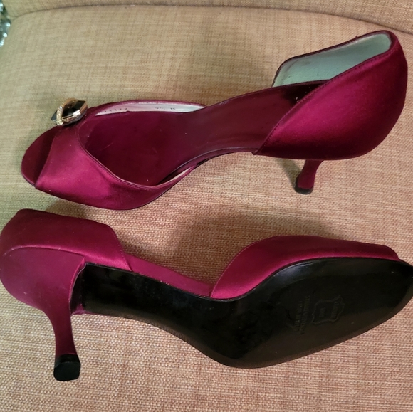 Stuart Weitzman jeweled satin pumps - Picture 4 of 4